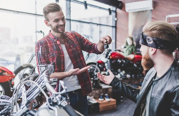 5 Things to consider before buying the first motorcycle.