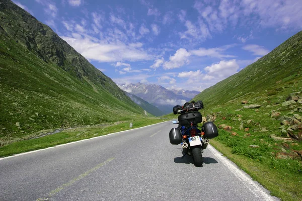 9 Essential elements for a motorcycle trip.